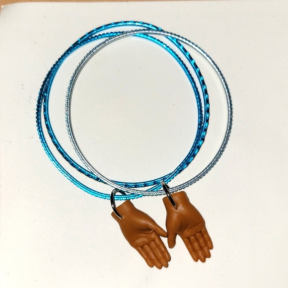 Bracelet Set ๐ซฑ๐ฝ๐ซฒ๐ป๐ซฑ๐ฝ 3 Tiny Hands - Picture 2 of 16